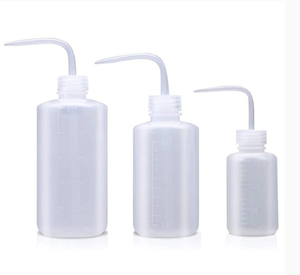 Plastic Wash Bottle 1000 mL — Molded Graduation